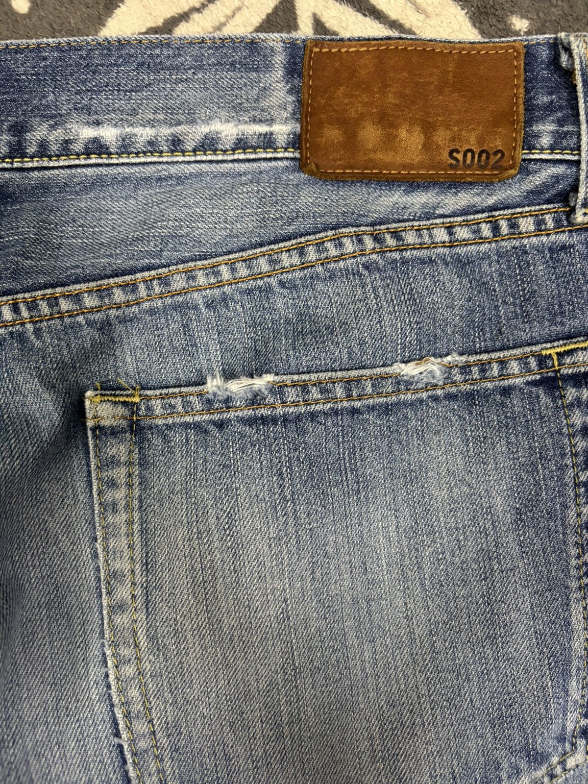Undercover × Uniqlo Vintage Japanese Brand Uniqlo S002 Blue Wash Faded Jeans Size US 36 / EU 52 - 10 Thumbnail