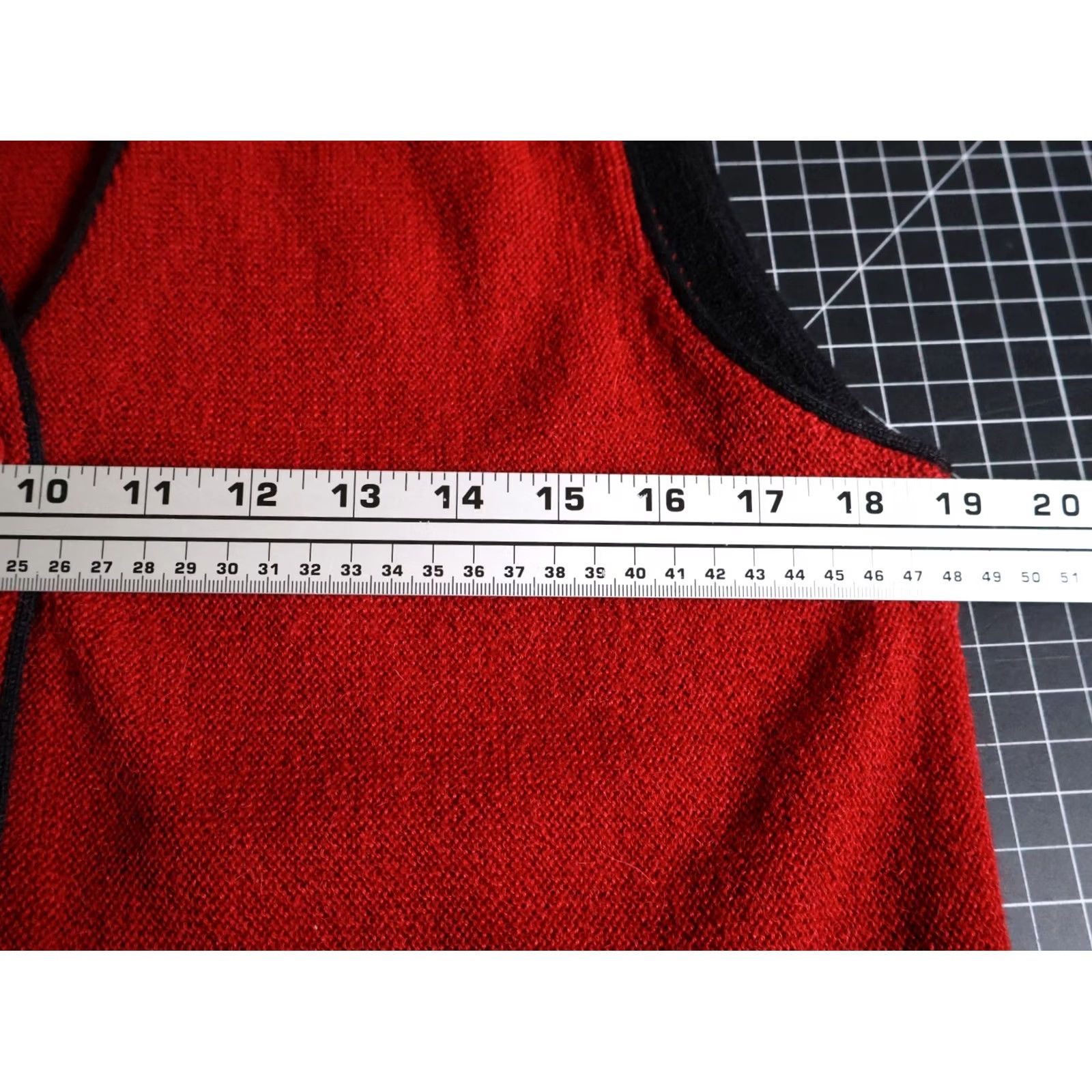 Vintage VINTAGE Links Sweater Vest Shirt Womens Medium Red 100% Alpaca Button Up Knit Sleeveless V-Neck Hand Wash Only Retro Preppy 70s Size M / US 6-8 / IT 42-44 - 5 Thumbnail