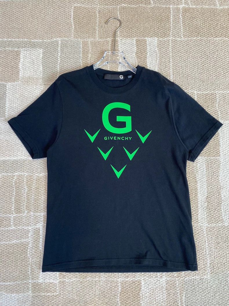 Givenchy Givenchy Black Green Letter Large Logo Short Sleeve T-Shir Size US L / EU 52-54 / 3 - 1 Thumbnail