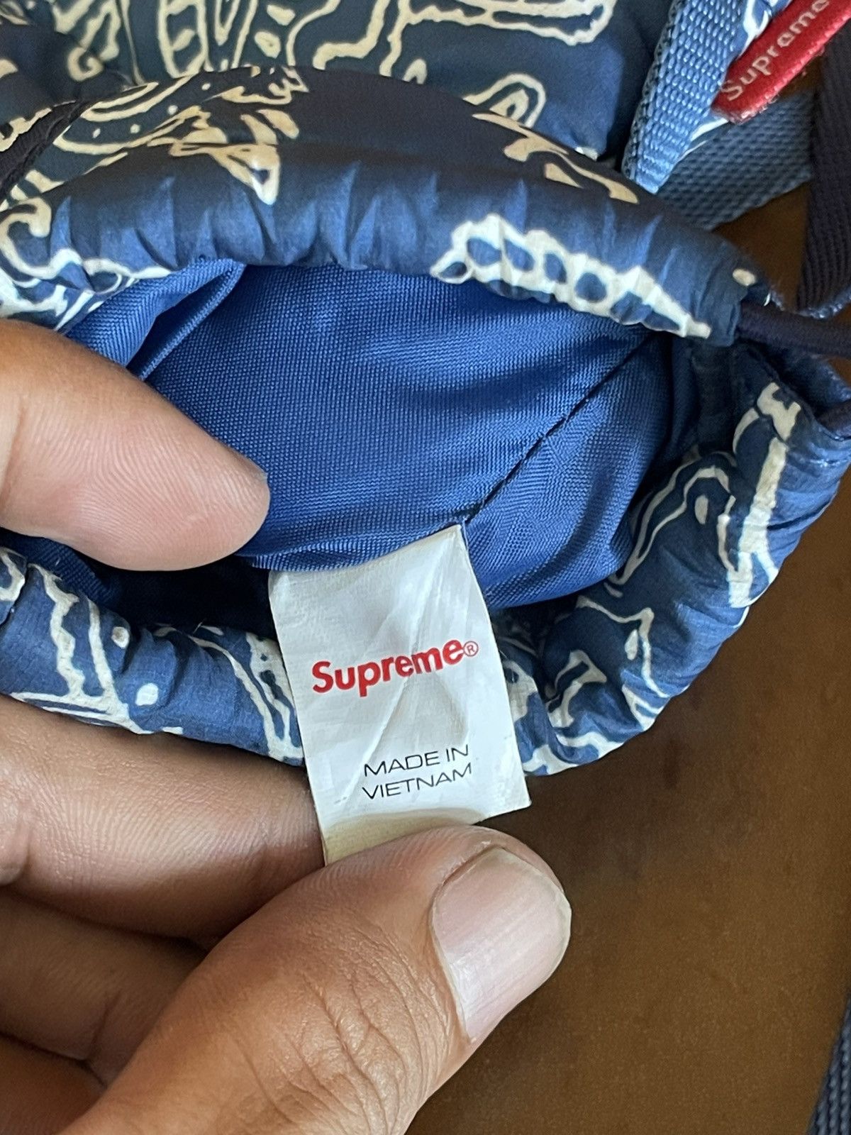 Supreme SUPREME BANDANA POUCH HANDPHONE Size ONE SIZE - 3 Thumbnail