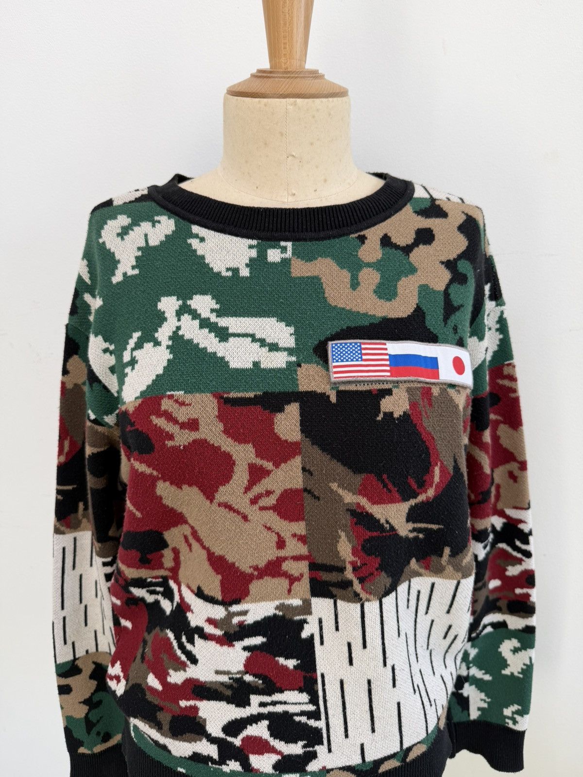 Gosha Rubchinskiy Gosha Rubchinsky Red Camo Jacquard Knit Sweater Size US S / EU 44-46 / 1 - 2 Thumbnail