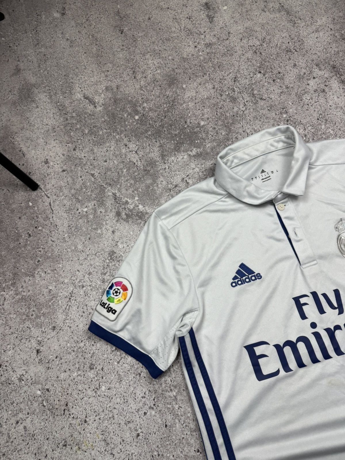 Adidas Vintage Adidas Real Madrid Y2K Soccer Jersey Polo 2016 Size US S / EU 44-46 / 1 - 3 Thumbnail