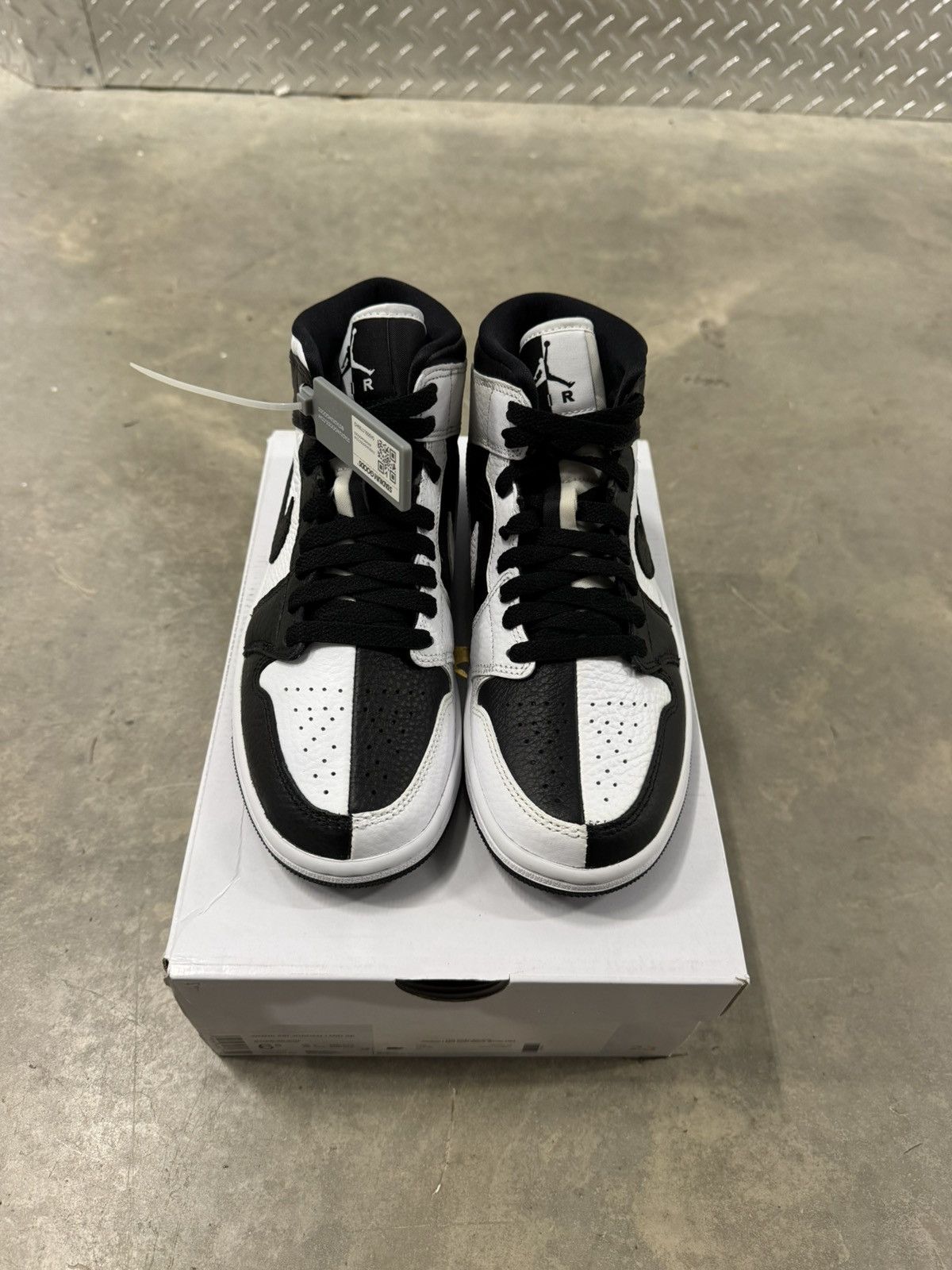 Jordan Brand Jordan 1 Mid SE WMNS Split Homage Size 6.5W Size US 6.5 / IT 36.5 - 4 Thumbnail