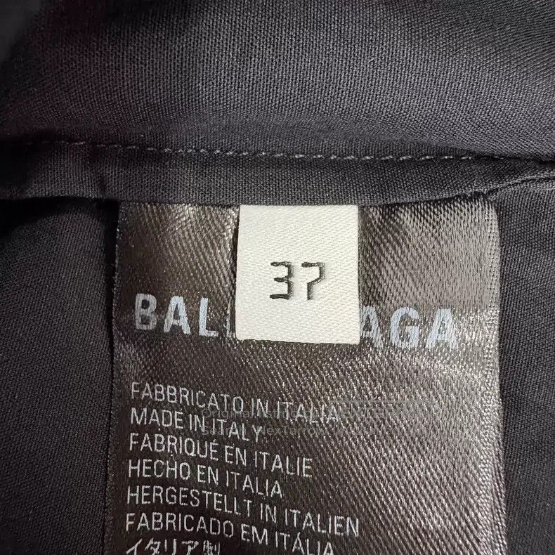 Balenciaga Balenciaga size 37 Bitcoin Graffiti Logo Short Sleeve Blac Size US S / EU 44-46 / 1 - 5 Thumbnail