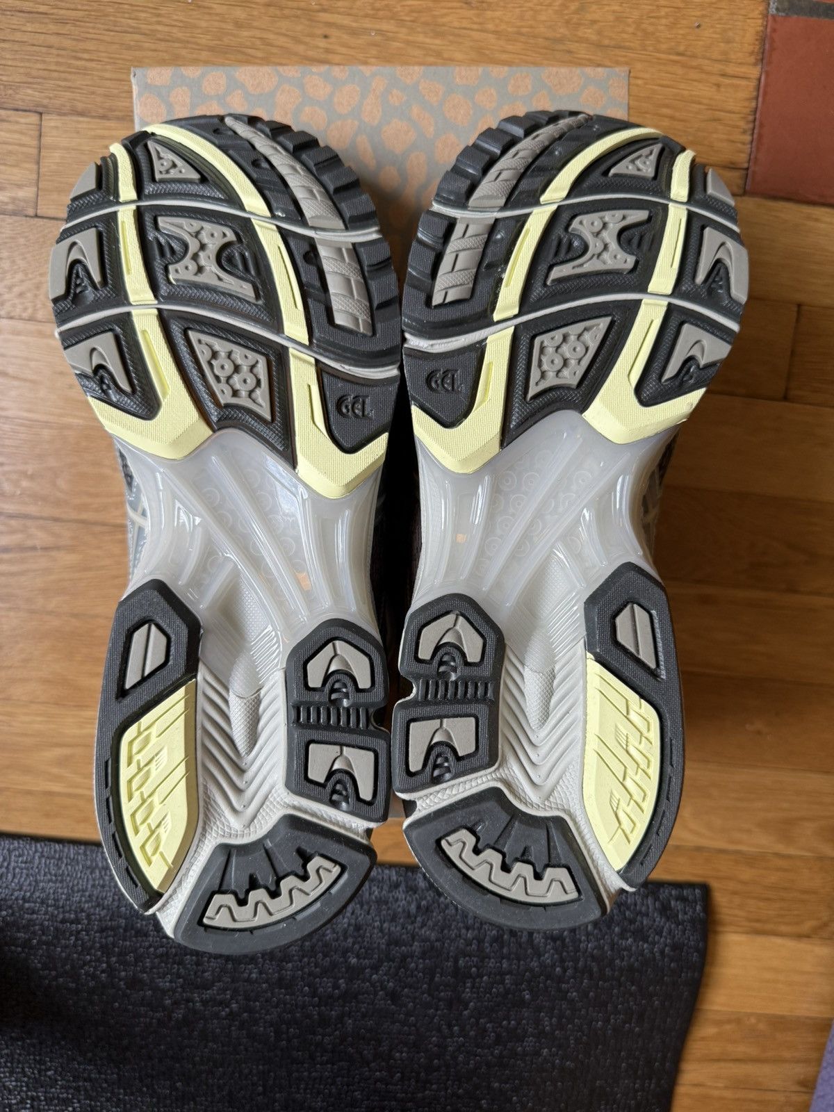 Asics Asics x 18 East Gel Nimbus 10.1 Size US 10.5 / EU 43-44 - 5 Thumbnail