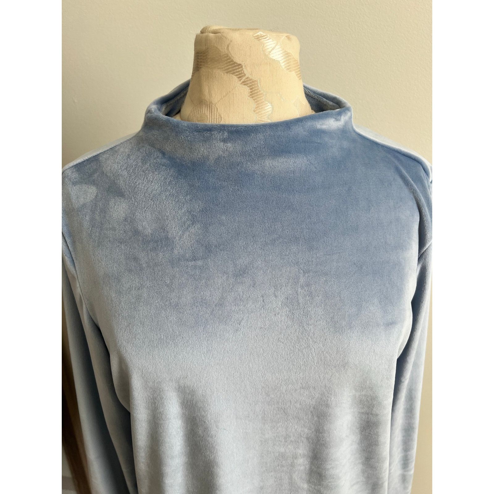 Lands' End Lands End Mock Neck Velvet Blouse Petite Medium Size M / US 6-8 / IT 42-44 - 3 Thumbnail