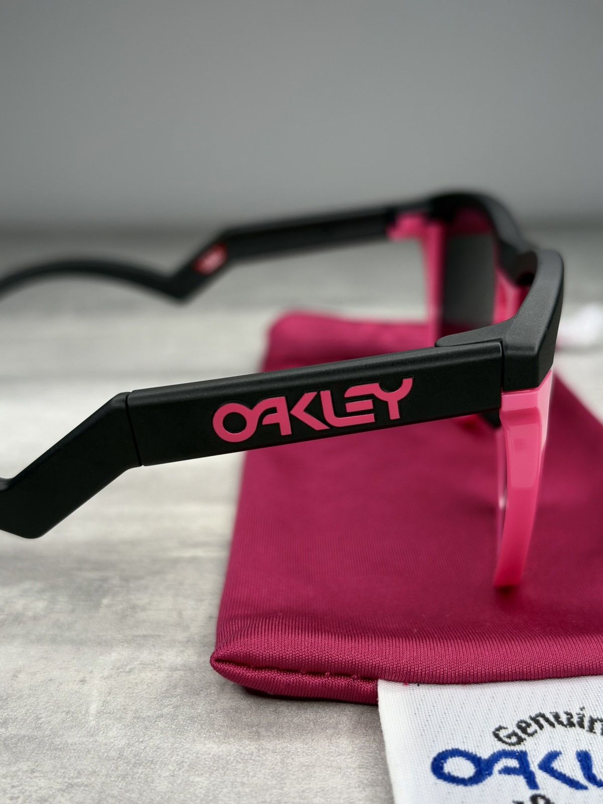 Oakley Oakley Sunglasses Frogskins Hybrid «Matte Black/Neon Pink» Size ONE SIZE - 8 Thumbnail