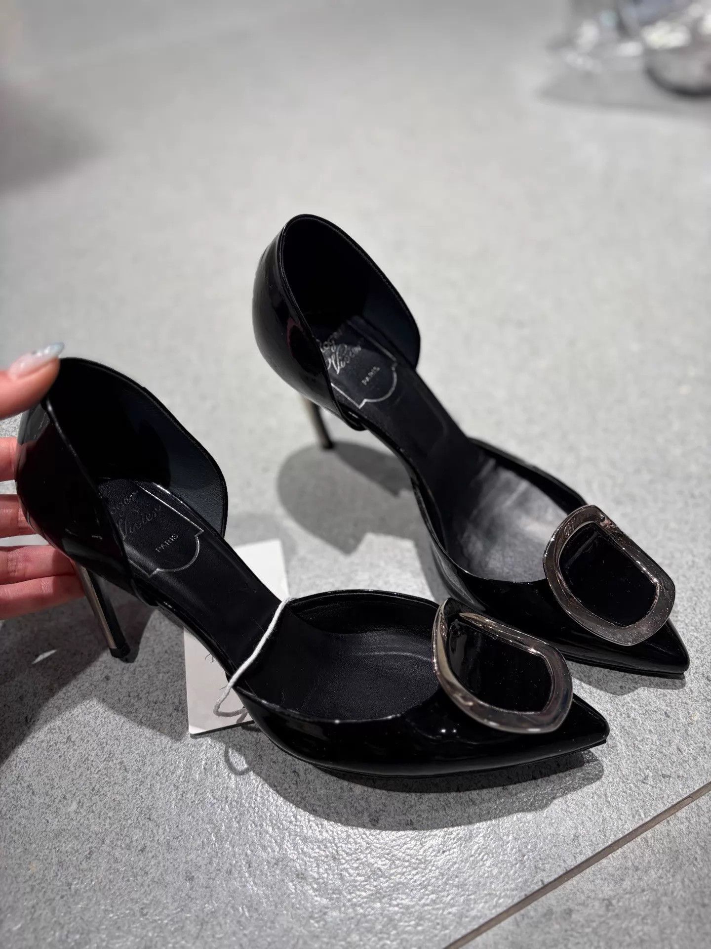 Roger Vivier RV Pointed Patent Half-D'Orsay Pumps 99 EUR35.5 BlkSvr Size US 5 / IT 35 - 1 Thumbnail