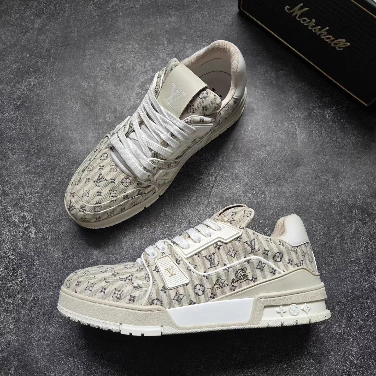 Louis Vuitton LV TRAINER Grey Monogram Sneakers 7.5/41.5 Size US 7.5 / EU 40-41 - 3 Thumbnail