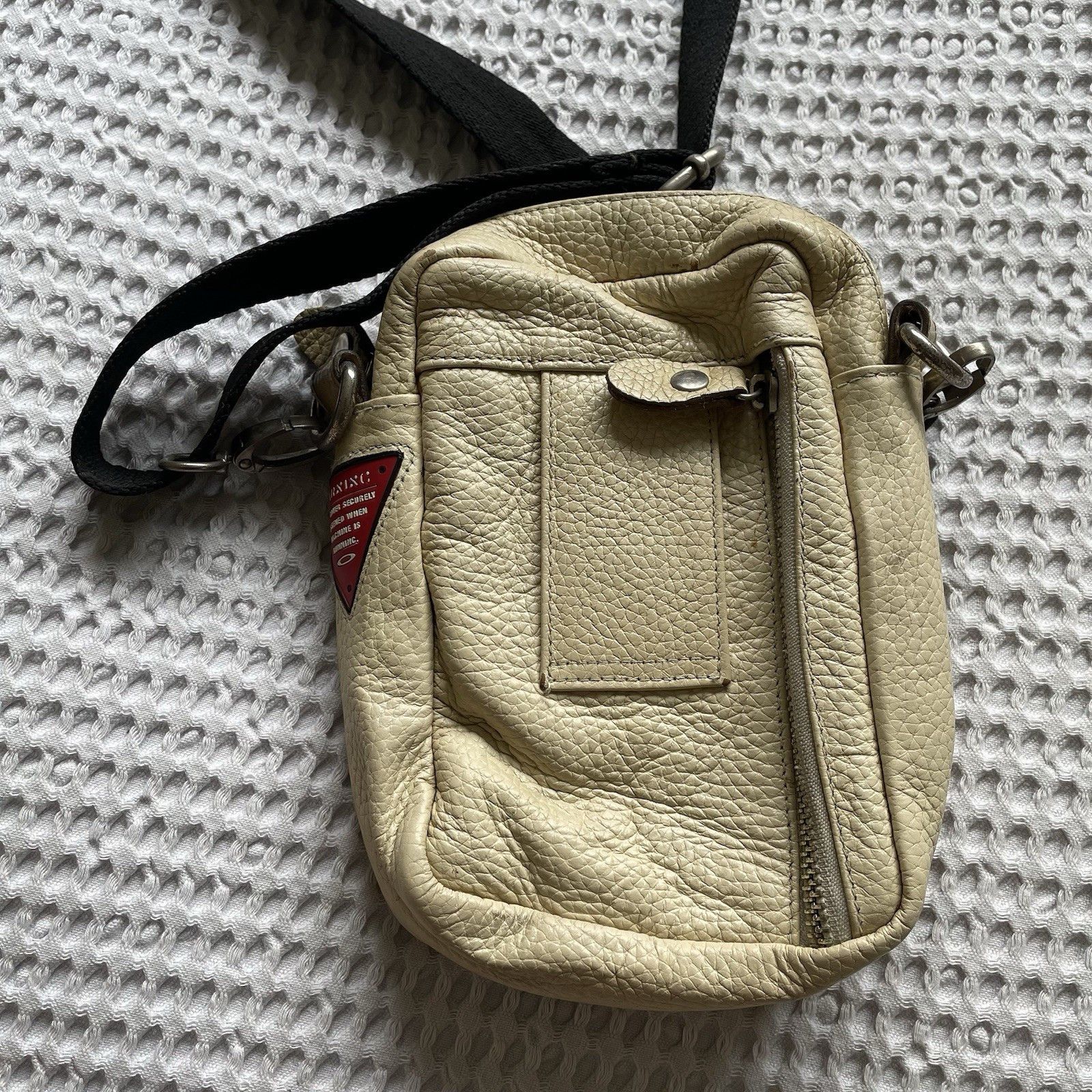 Oakley Vintage Oakley Leather Bum Bag Side Messenger Shoulder Size ONE SIZE - 8 Thumbnail
