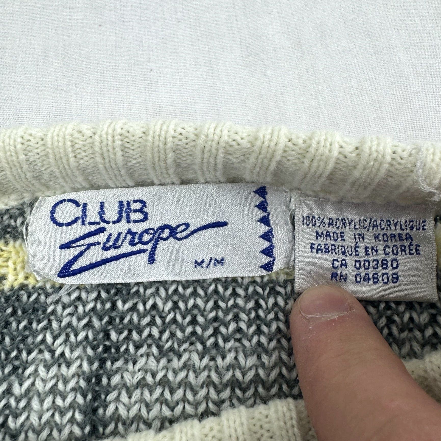 Vintage VINTAGE Club Europe Sweater Shirt Adult Medium Gray Plaid 80s Knit Crew Neck Pullover Mens M Size US M / EU 48-50 / 2 - 3 Thumbnail