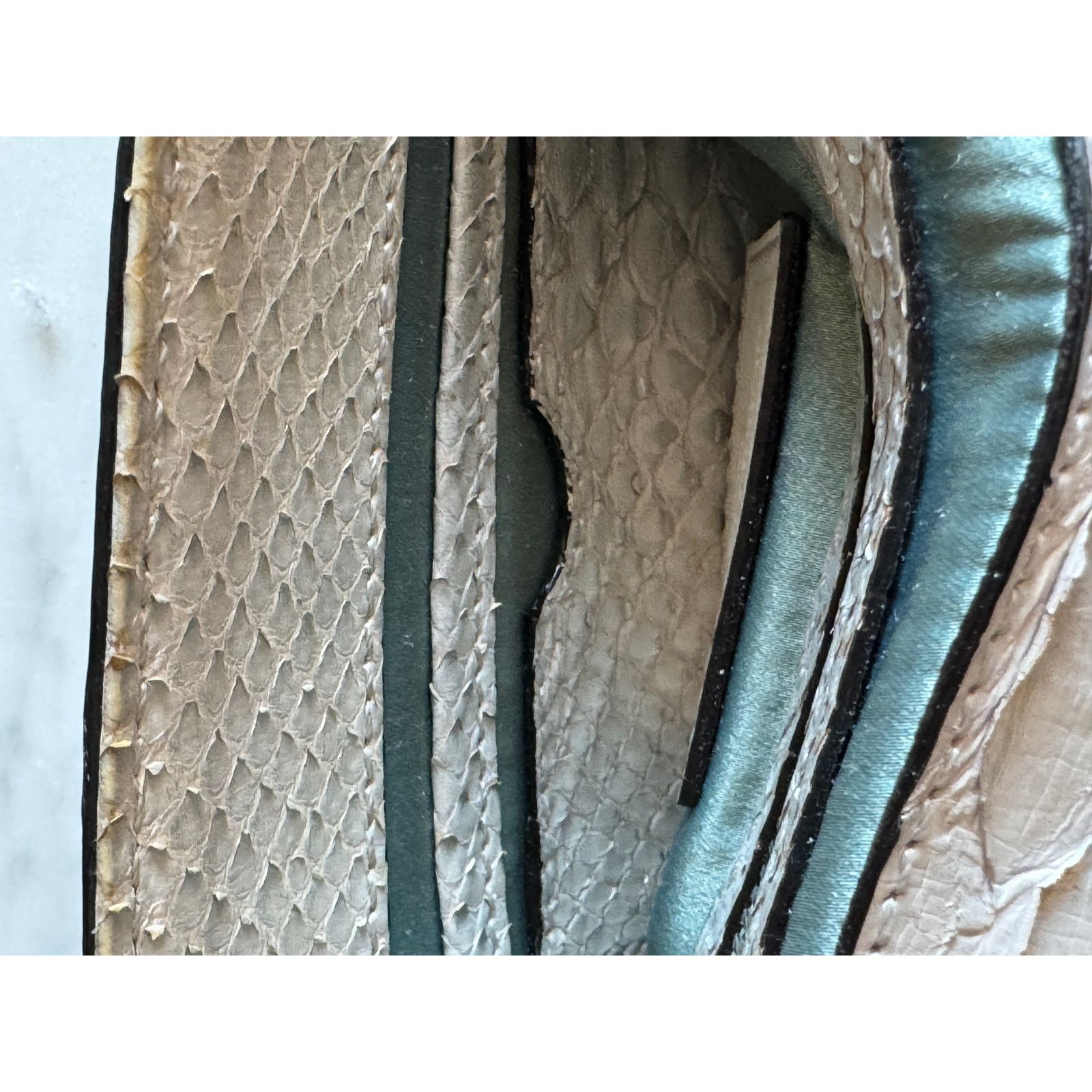Giorgio Armani Giorgio Armani Snakeskin White Handbag W/ Straps Size ONE SIZE - 6 Thumbnail