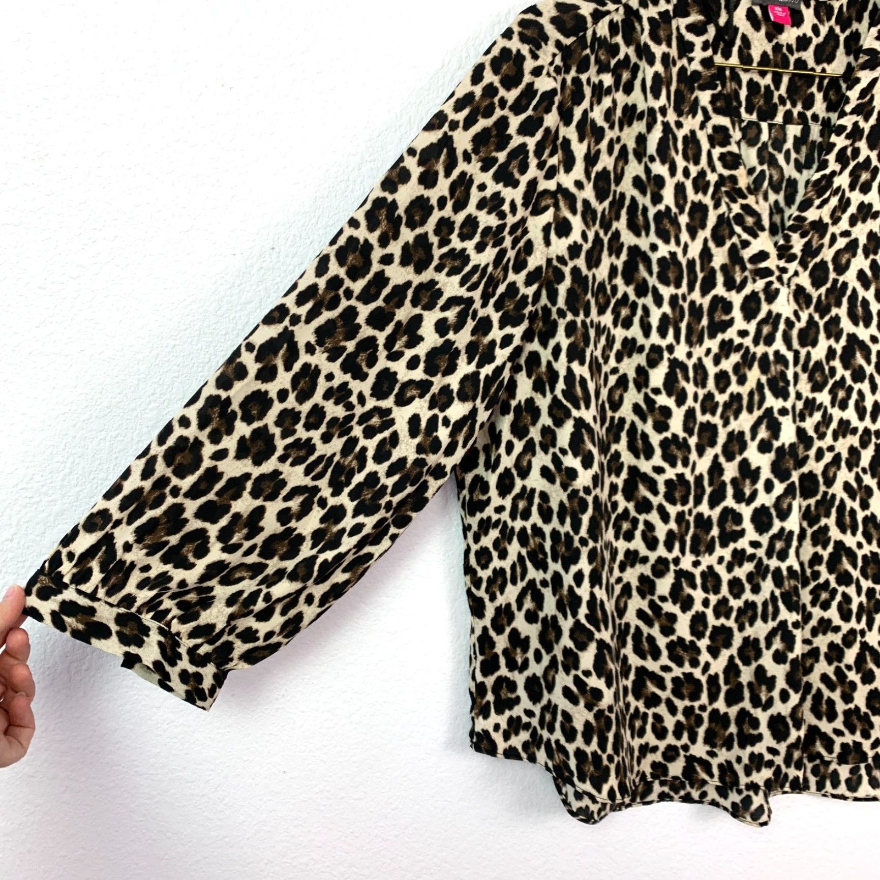 Vince Camuto Vince Camuto Leopard Blouse Shirt Top 2XL Womens Flutter Sleeve V-Neck Leopard Pattern Multicolor Casual Party/Cocktail 2XL Plus Size Size XXL / US 16-18 / IT 52-54 - 2 Thumbnail