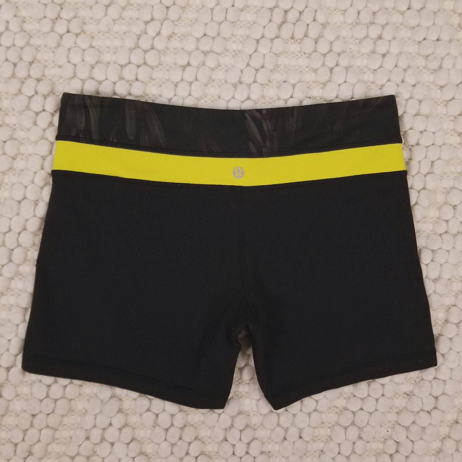 Lululemon Lululemon Reverse Groove Short (Regular) Black Sz 8/10 Size 30" / US 8 / IT 44 - 2 Thumbnail