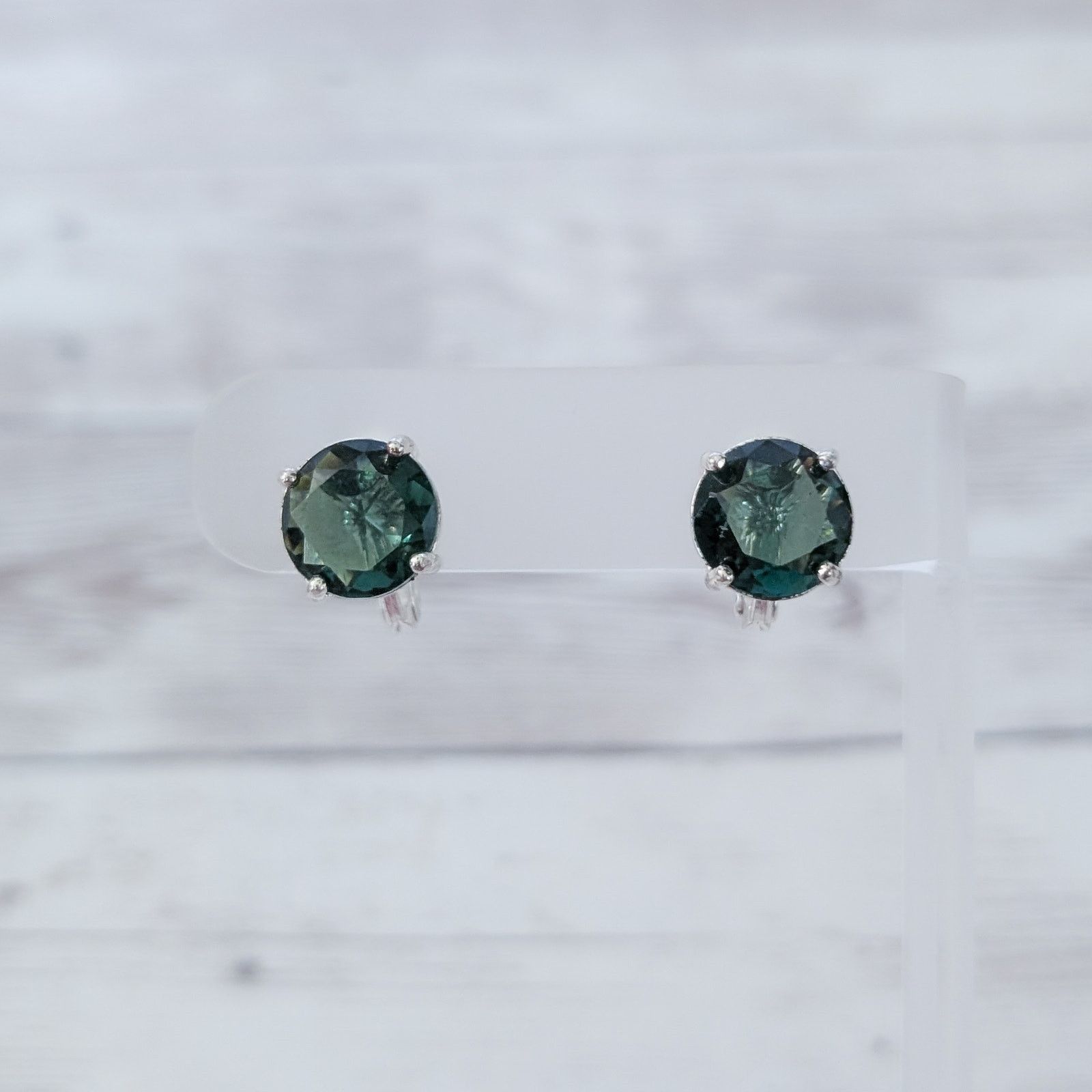 Vintage The Jewelry Group Clip On Earrings Green Gem, Women's
