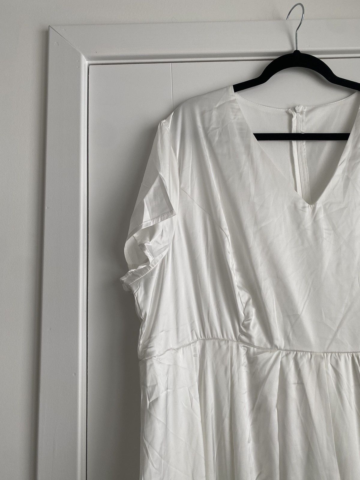 Other Plus wear NWT solid white color v neck long maxi dress Size XXL / US 16-18 / IT 52-54 - 4 Thumbnail