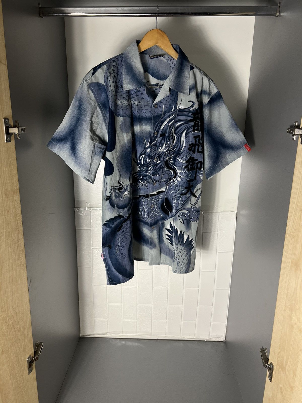 Japanese Brand VINTAGE DRAGONS HAWAII SHIRT DESIGNER JAPAN STYLE RETRO 90s Size US XL / EU 56 / 4 - 4 Thumbnail