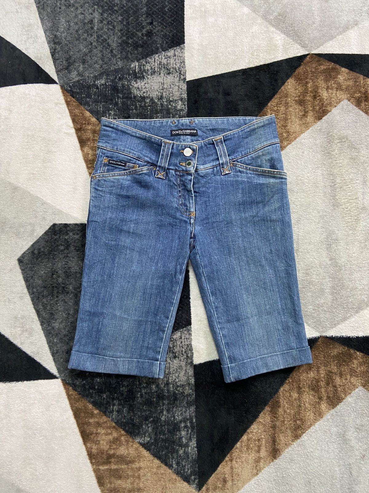 Dolce & Gabbana Dolce & Gabbana Embroidered Pocket Short Jeans Size 26" / US 2 / IT 38 - 6 Thumbnail