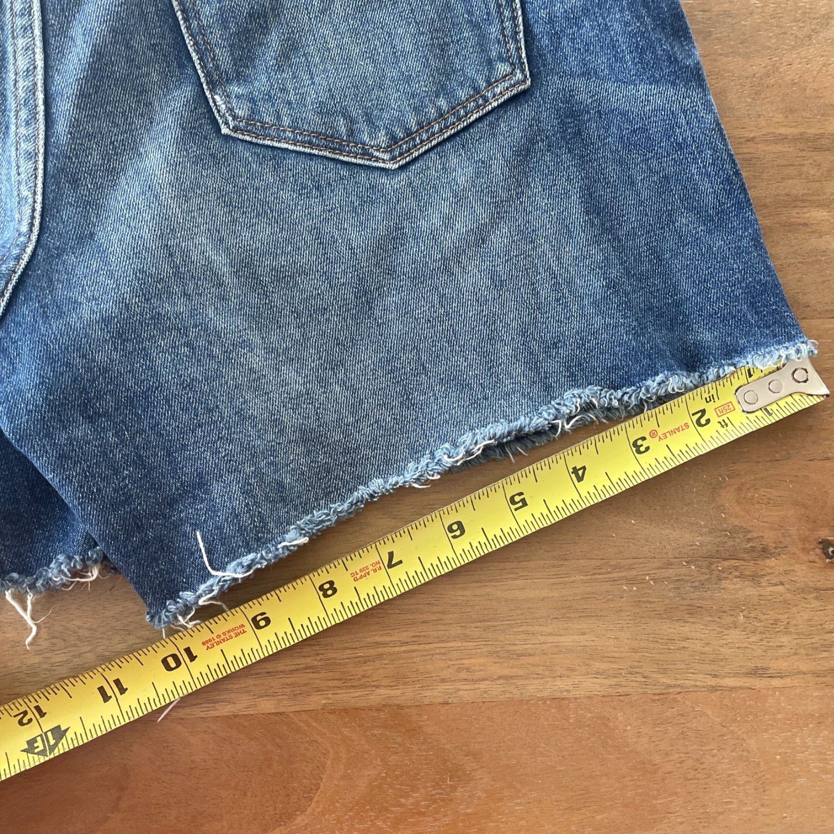 Madewell Madewell Denim Shorts Women 26 Cut Off High Rise Medium Wash 30 Waist Cotton Blend Flat Front Raw Hem 90s Y2K Vintage No Size 26" / US 2 / IT 38 - 7 Thumbnail
