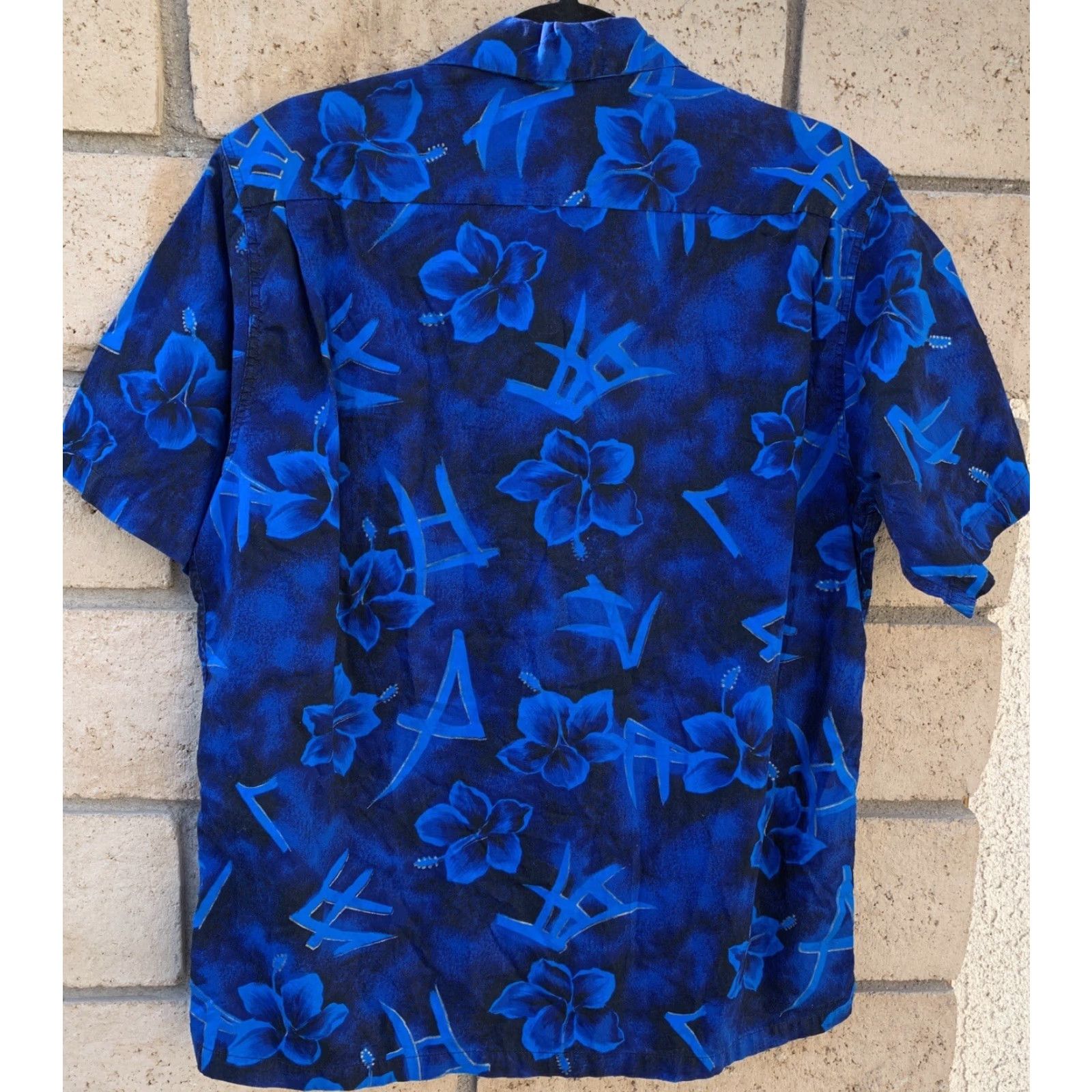 Market VINTAGE Island Casuals Hawaiian Shirt L XL Men Button-Up Short Sleeve Floral Cotton Blue Hawaii Waikiki Island Casuals International Market Place Size US L / EU 52-54 / 3 - 4 Thumbnail