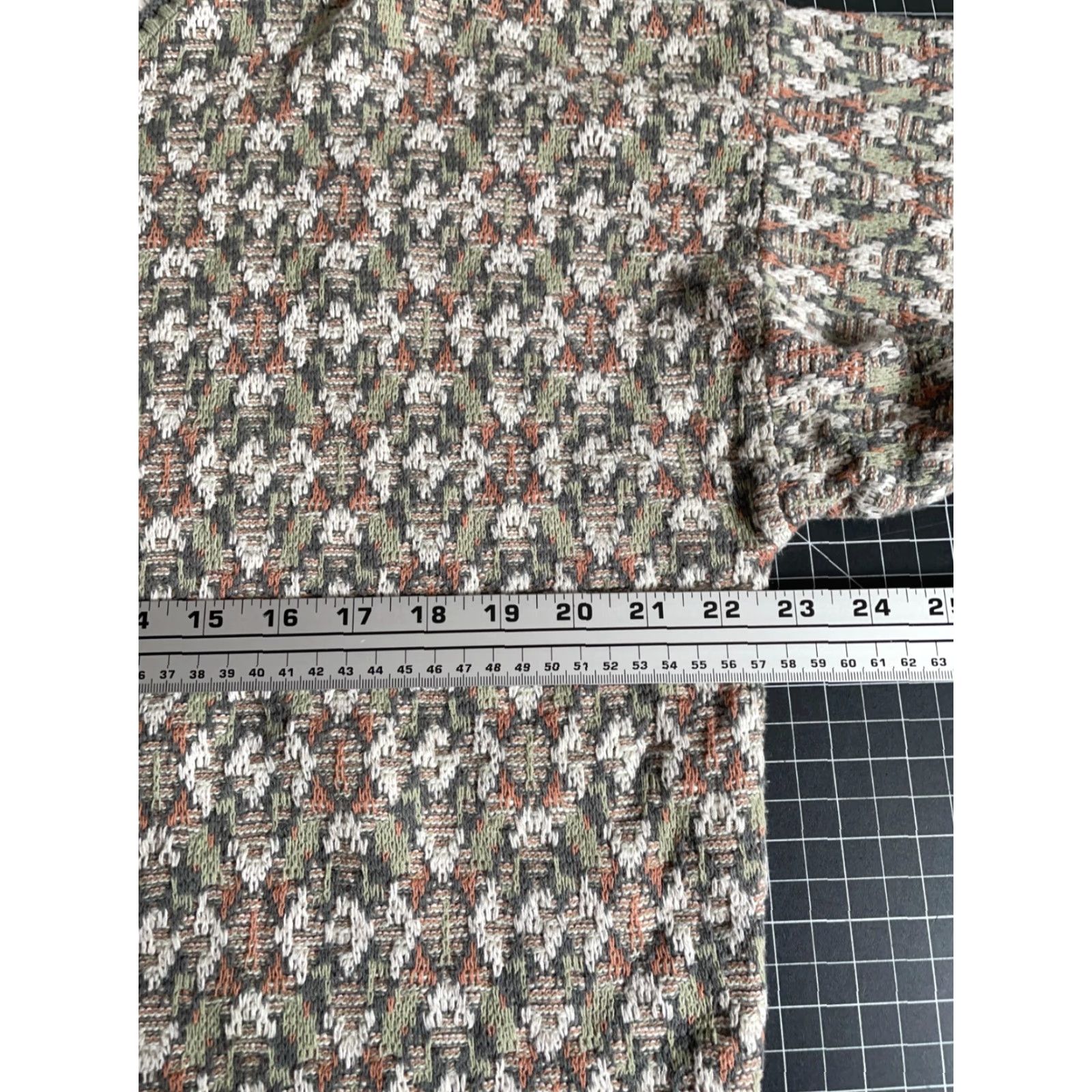 Vintage Crossings Sweater Mens Large Beig e Green Diamond Pattern 90s Textured Cotton-Acrylic Knit Crew Neck Vintage Pullover Casual Size US L / EU 52-54 / 3 - 5 Thumbnail