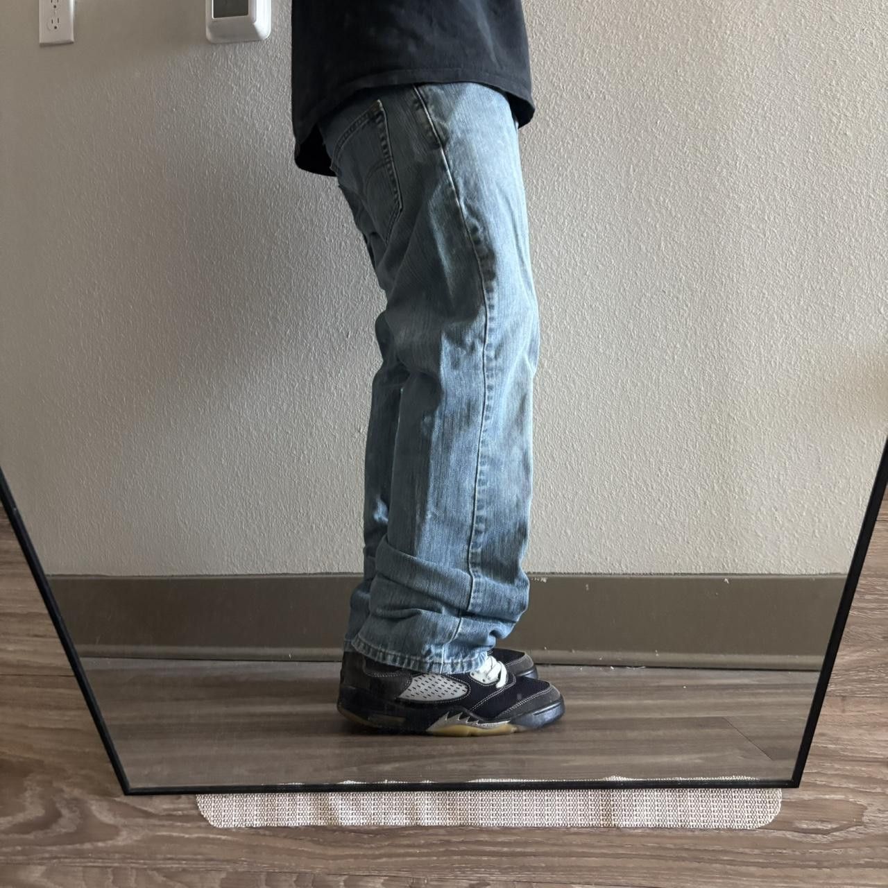 Levi's Crazy Vintage Y2K/2000s Levis Medium Wash Essential Denim Jeans! 31x31 Size US 31 - 2 Thumbnail