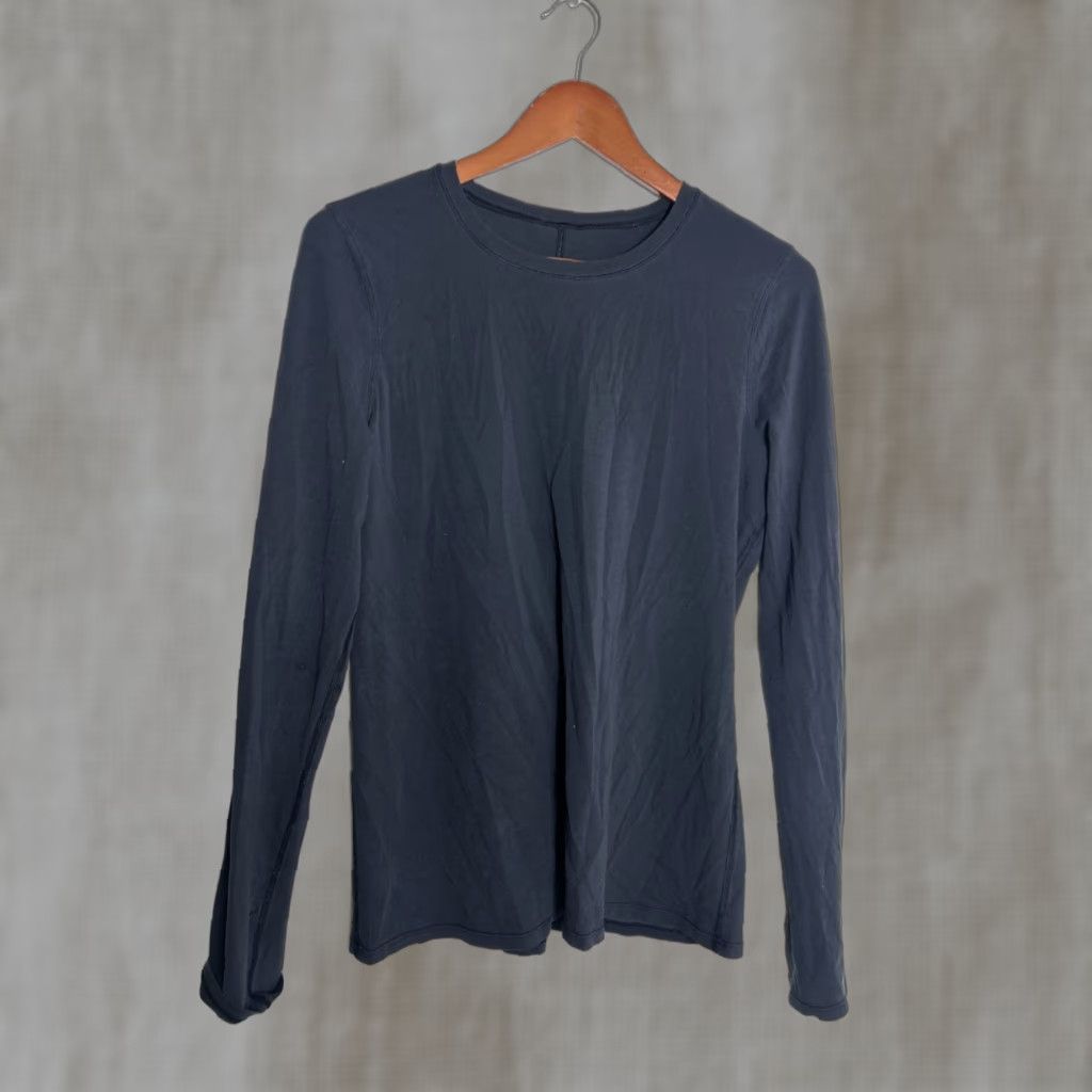 Lululemon Womens T-Shirt Black Long Sleeve Active Top Size S Small Hole 19” Chest 29” Length Regular Fit