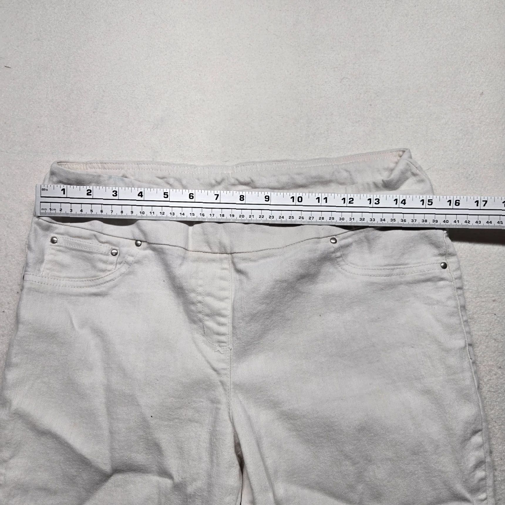 Vintage Ruby Rd. Favorites Solid White Pants Stretch Waist Adult Women's Size 8 Pants Metallic? No. Size 30" / US 8 / IT 44 - 4 Thumbnail