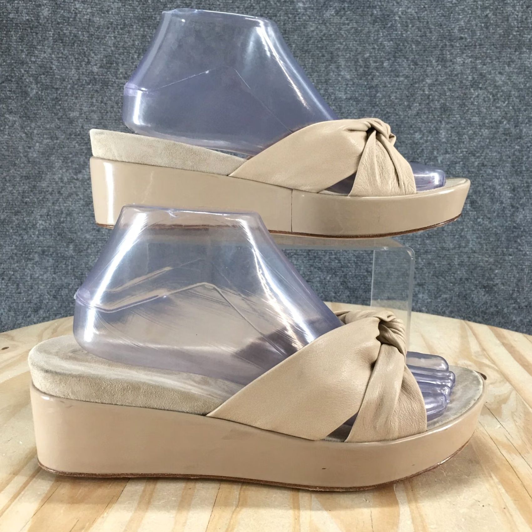 Kenneth Cole Kenneth Cole Sandals Womens 8.5 M Sacred Slide Beige Leather Casual Wedge Heels Size US 9 / IT 39 - 2 Thumbnail