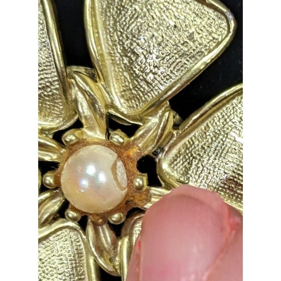 Other Vintage Floral Brooch Gold Tone With Faux Pearl Accent Size ONE SIZE - 3 Thumbnail