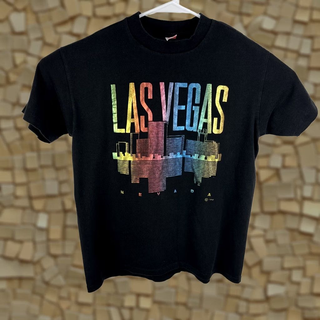 Vintage VINTAGE Las Vegas T Shirt XL Gambling Hotels Casinos City Scape Textile Prints 90s Mens Size US XL / EU 56 / 4 - 1 Thumbnail