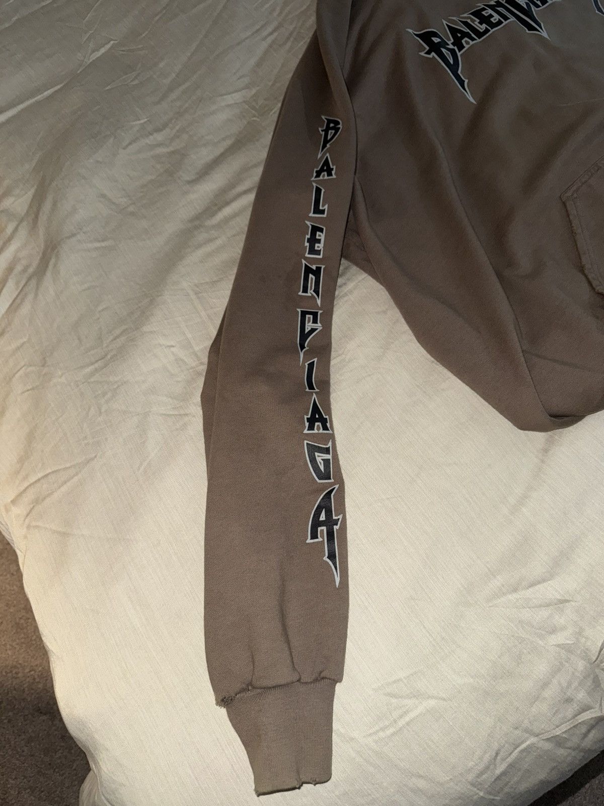 Balenciaga Balenciaga Men's Metal Logo Hoodie Size US L / EU 52-54 / 3 - 3 Thumbnail