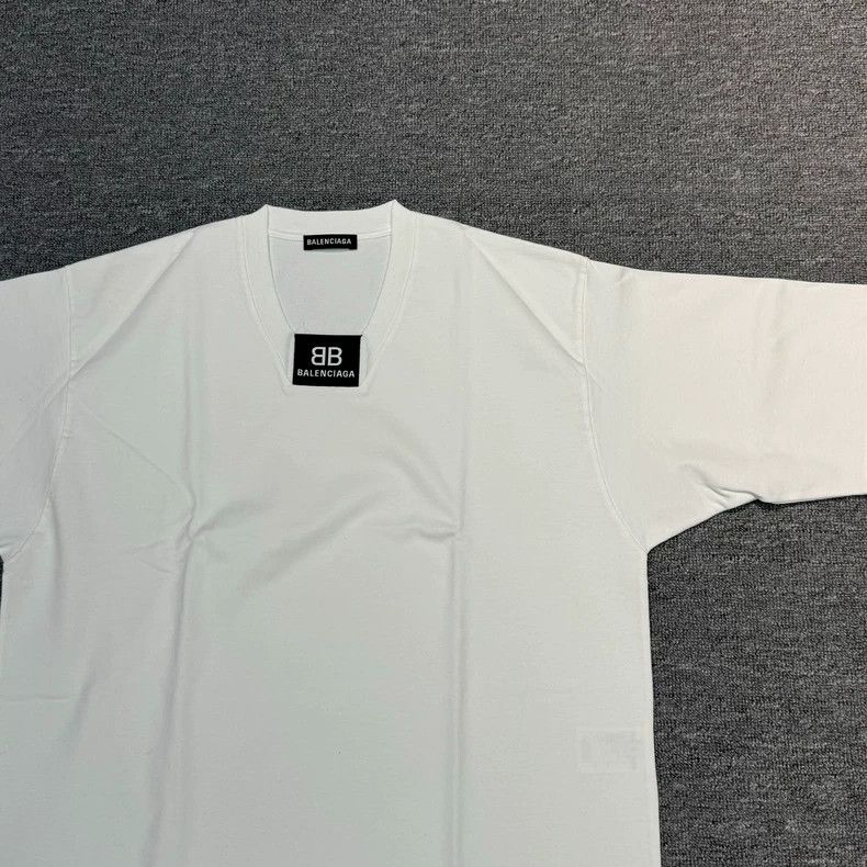 Balenciaga Balenciaga Double B logo V-neck white short sleeve T-shirt Size US XS / EU 42 / 0 - 3 Thumbnail