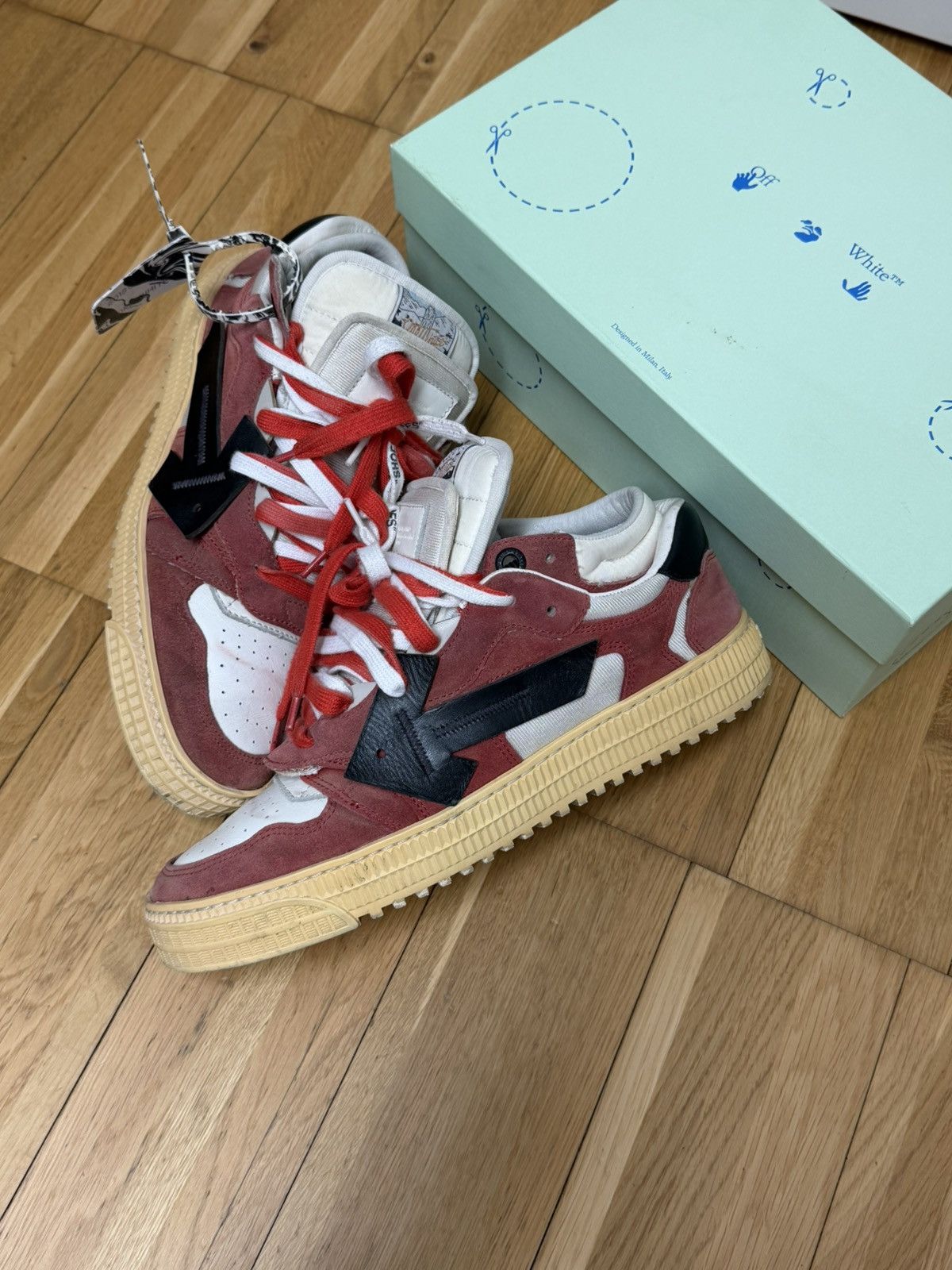 Off-White "Floating Arrow" Low-Top Sneakers - Burgundy Suede