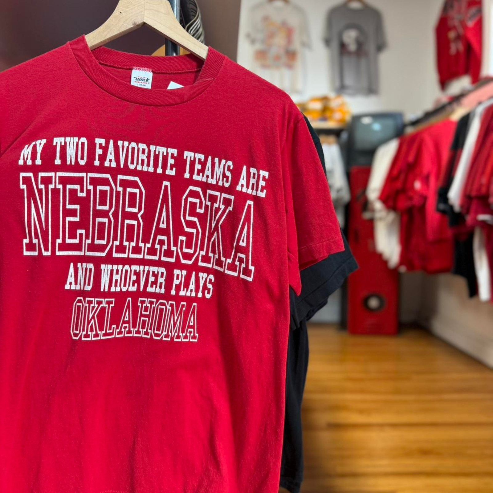 Vintage Vintage 80s Nebraska Huskers Anti Oklahoma T-Shirt Size US L / EU 52-54 / 3 - 1 Thumbnail