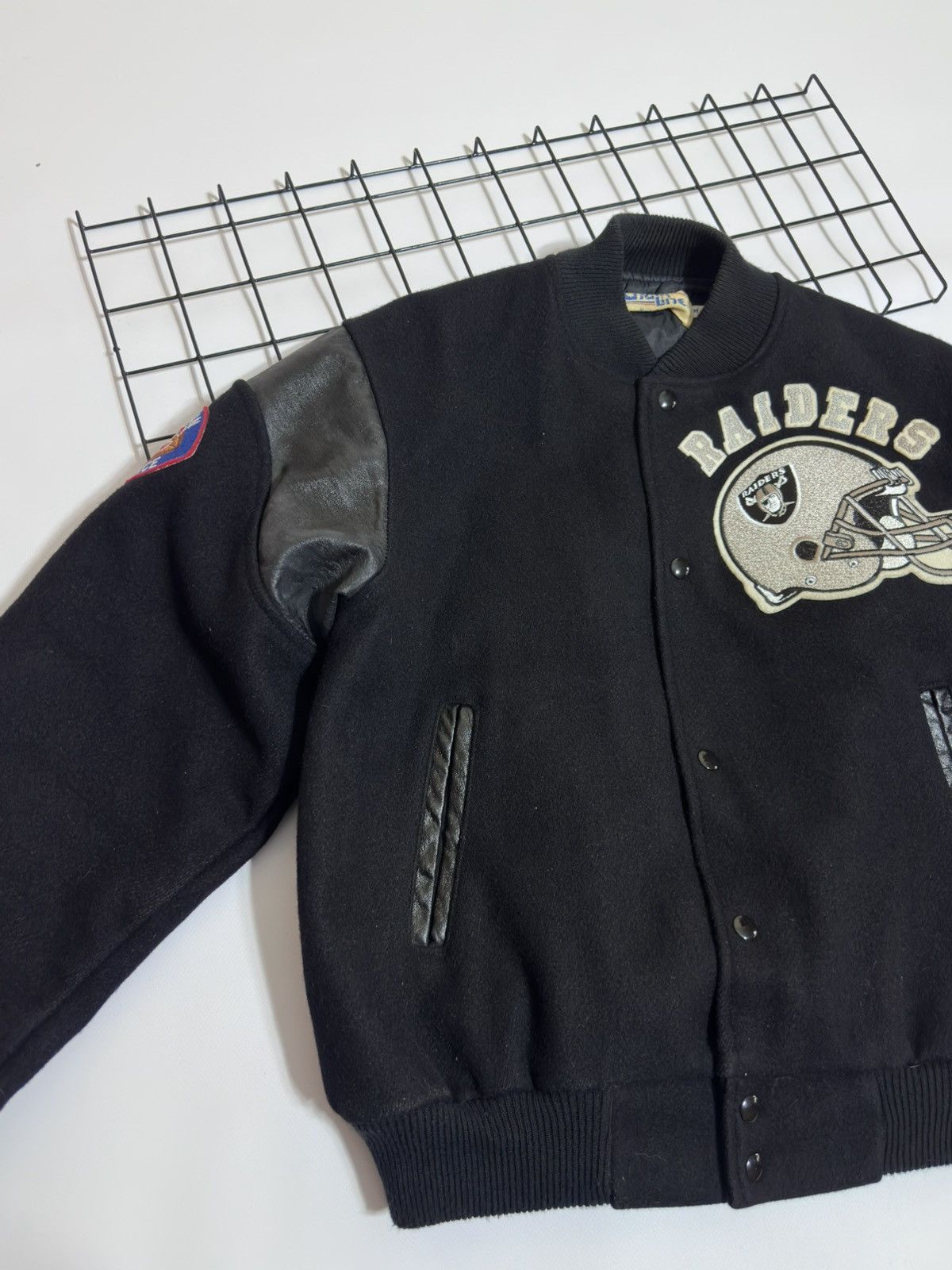 NFL Vintage 90 Raiders Chalk Line Wool Varsity Jacket USA Size M Size US M / EU 48-50 / 2 - 9 Thumbnail