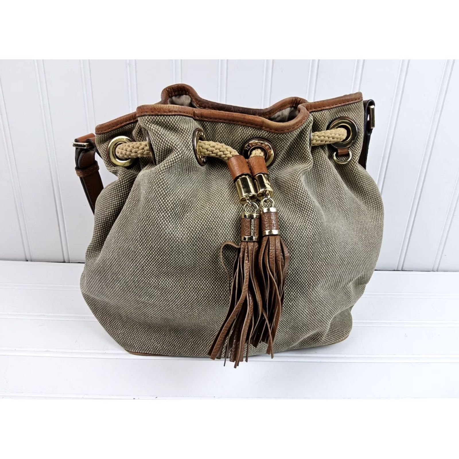 Michael Kors Michael Kors MK Drawstring Shoulder Handbag Purse Womens Canvas Leather Snap Bag Size ONE SIZE - 4 Thumbnail