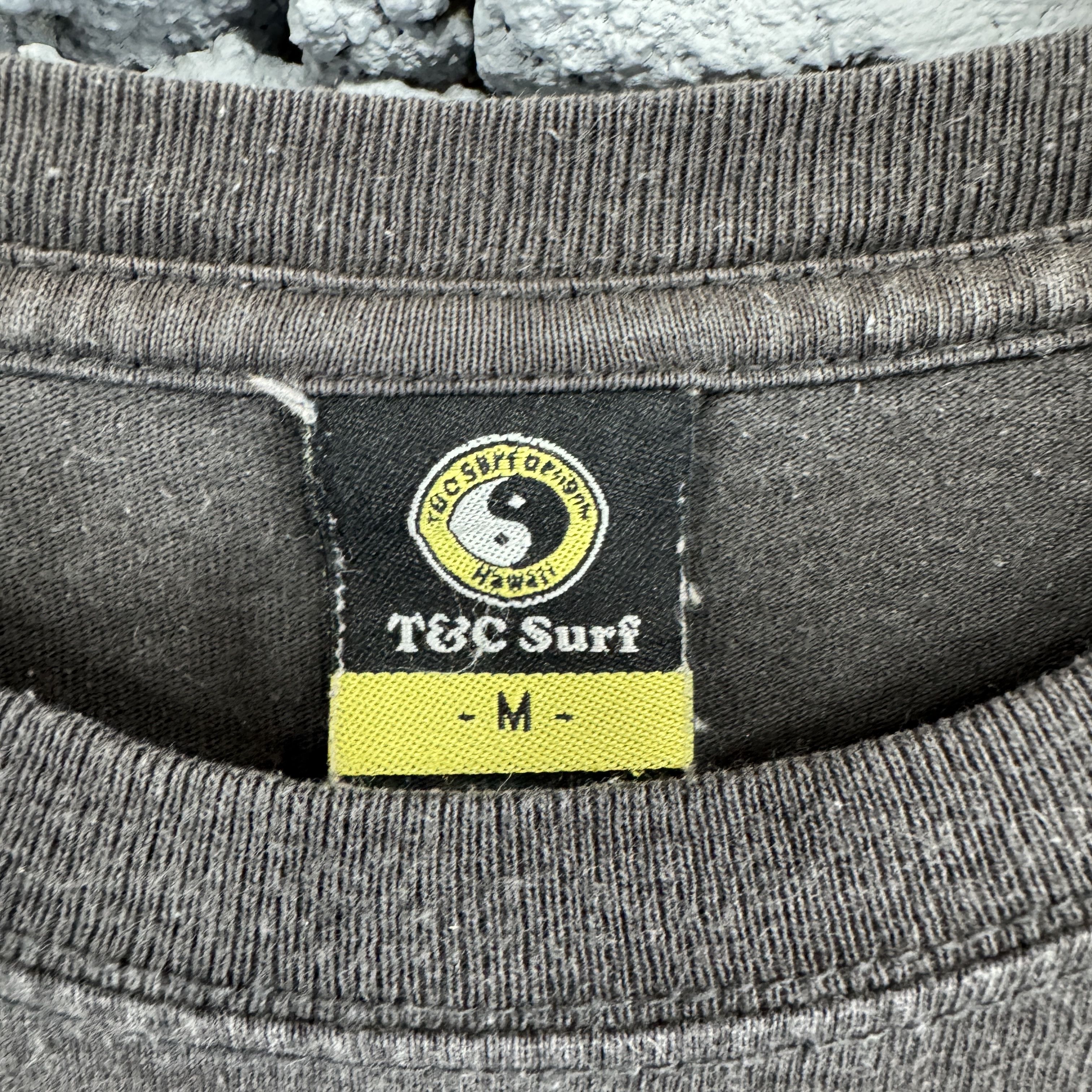 Vintage Vintage Sunfaded 90s T&C Surf Design Hawaii Yin-yang Logo Size US M / EU 48-50 / 2 - 5 Thumbnail