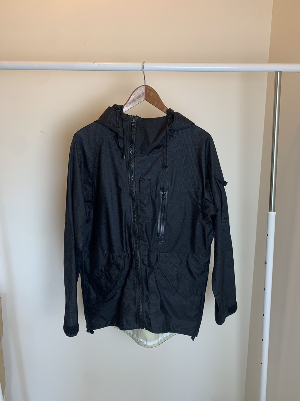 visvim gore tex ジャケット ゴア　stone  visvim gore tex ジャケット ゴアstone island