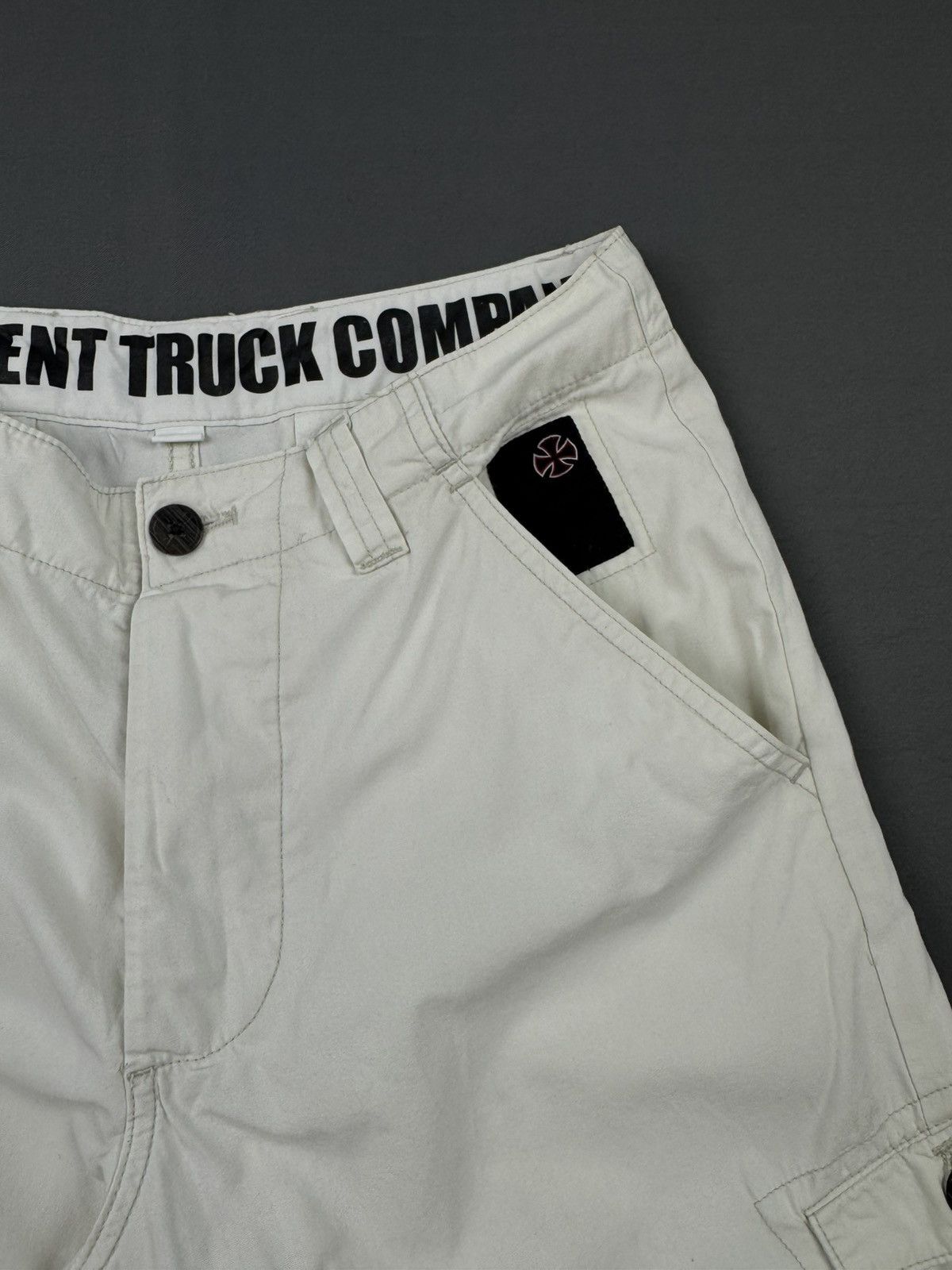 Shorty's Skateboards Vintage Independent Truck Co Cross Logo Cargo Shorts Size US 32 / EU 48 - 3 Thumbnail