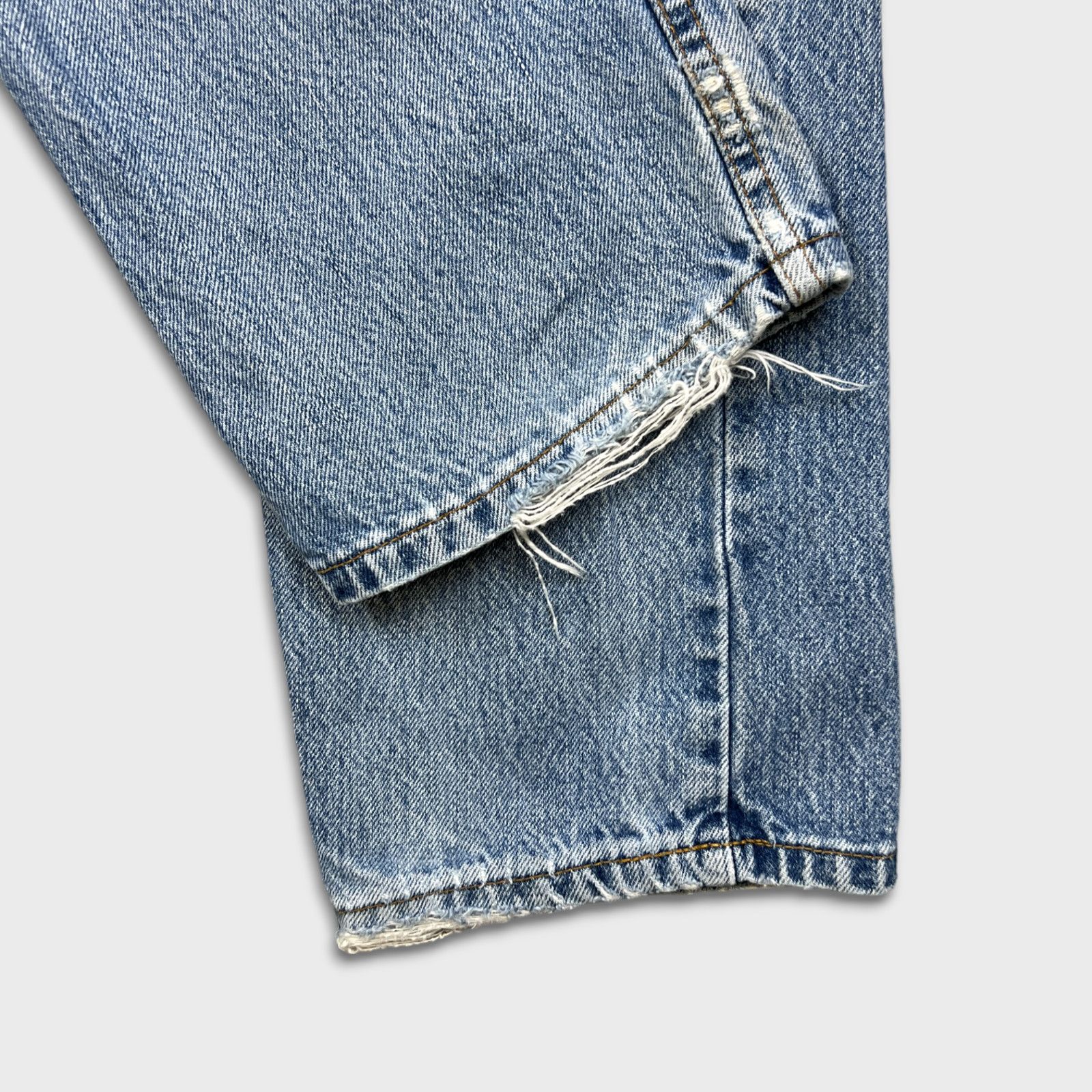 Levi's × Vintage VTG 90s Levi's 516 Slim Fit Straight Thrashed Jeans 32x32 Size US 32 / EU 48 - 10 Thumbnail