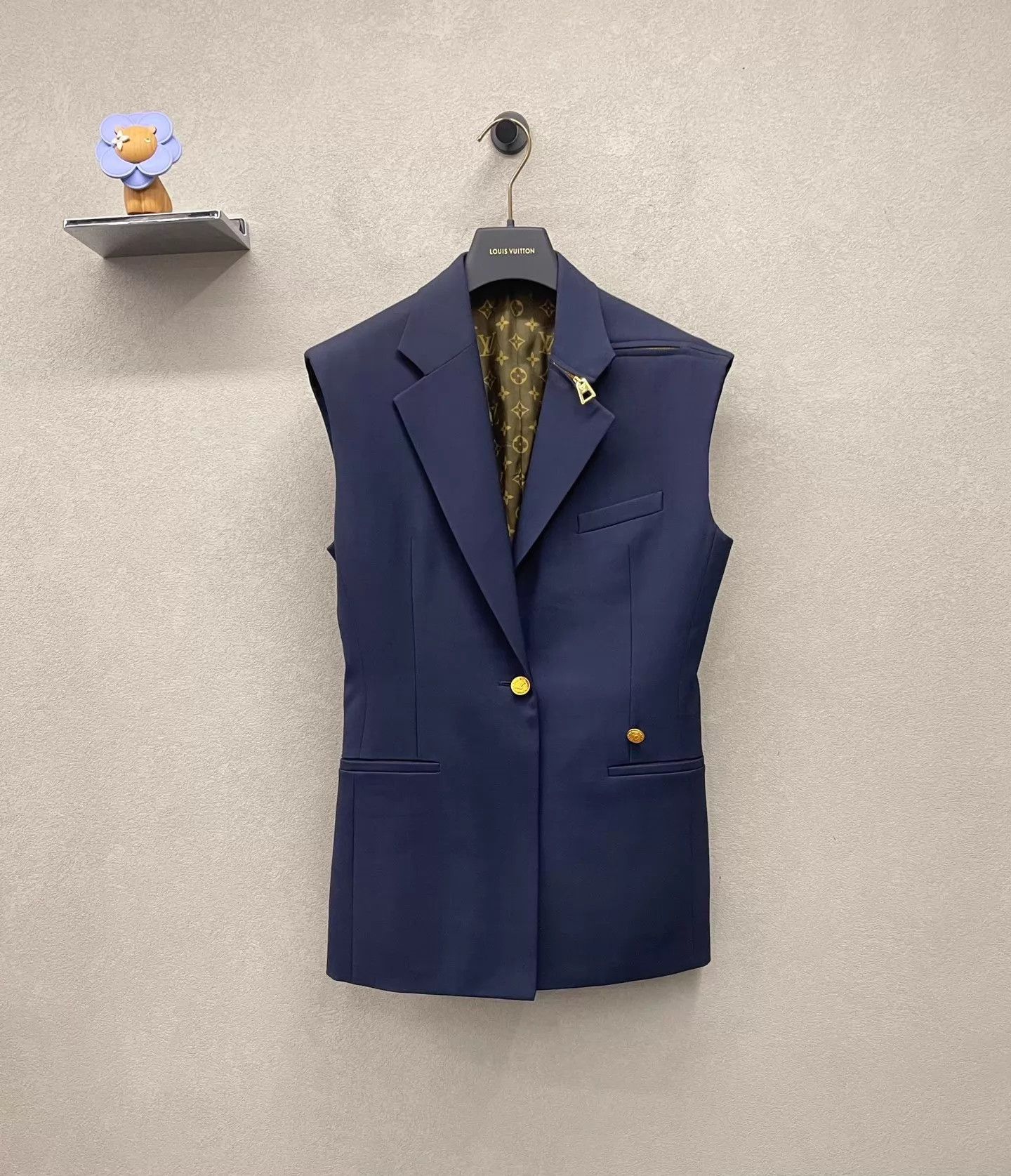 Louis Vuitton LV navy sleeveless blazer sharp cut Size XS / US 0-2 / IT 36-38 - 1 Thumbnail