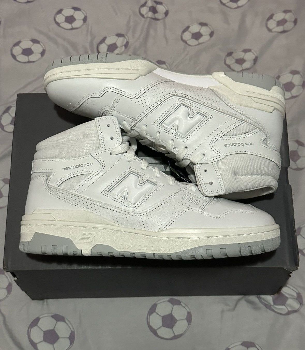 New Balance New Balance 650R Size US 8.5 / EU 41-42 - 1 Thumbnail