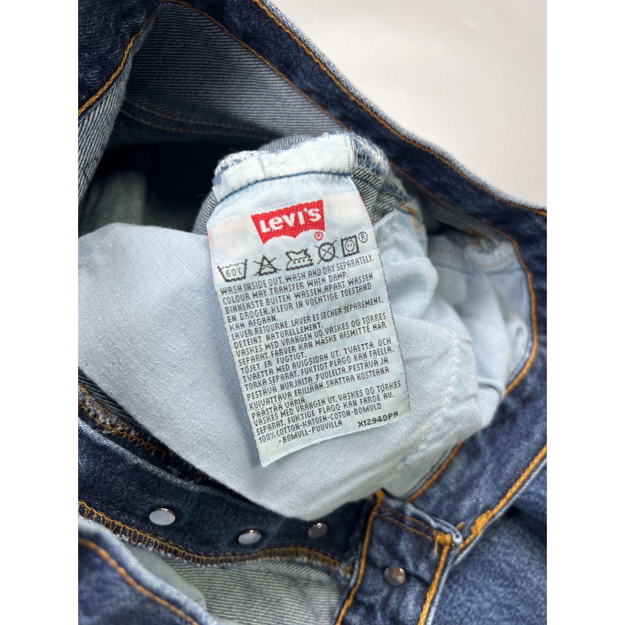 Levi's Vintage Clothing Levi’s 501 Made in UK Vintage Denim Jeans Pants (Y0927) Size US 32 / EU 48 - 7 Thumbnail