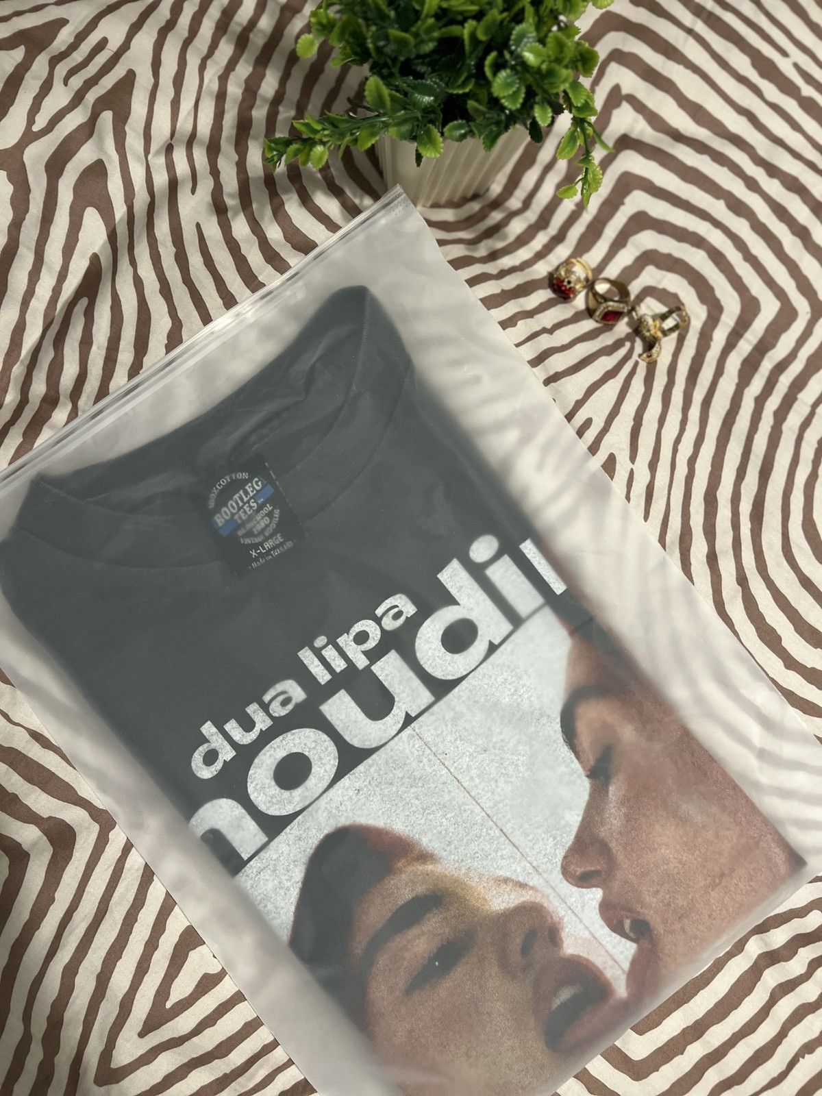 Other DUA LIPA Houdini Album Nostalgia VTG Size US XL / EU 56 / 4 - 6 Thumbnail