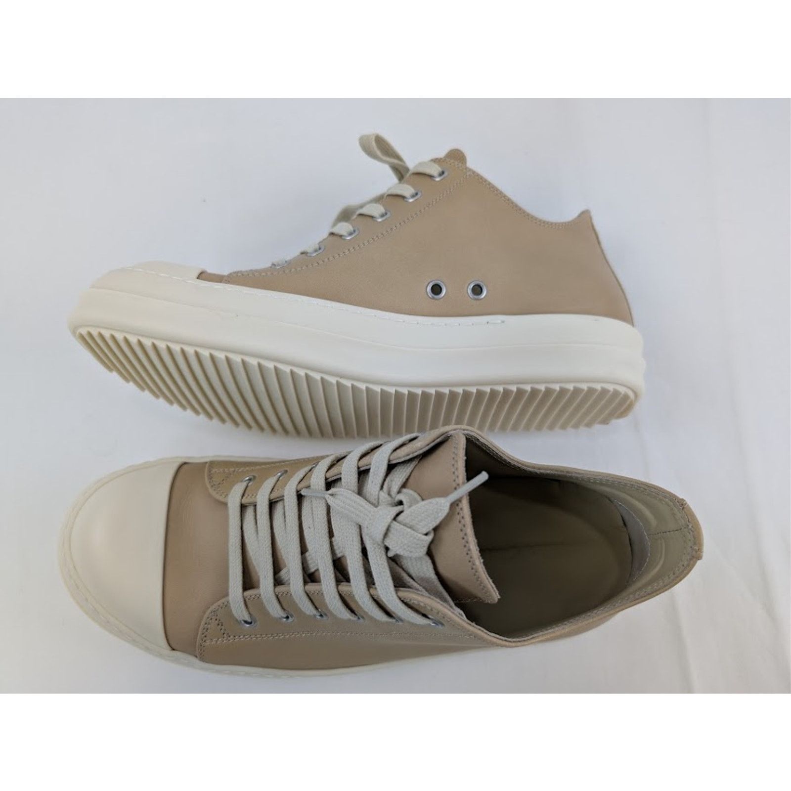Rick Owens o1rshd1 Hollywood Runway Low Top Sneakers Parchment / Milk Size US 7 / EU 40 - 1 Thumbnail