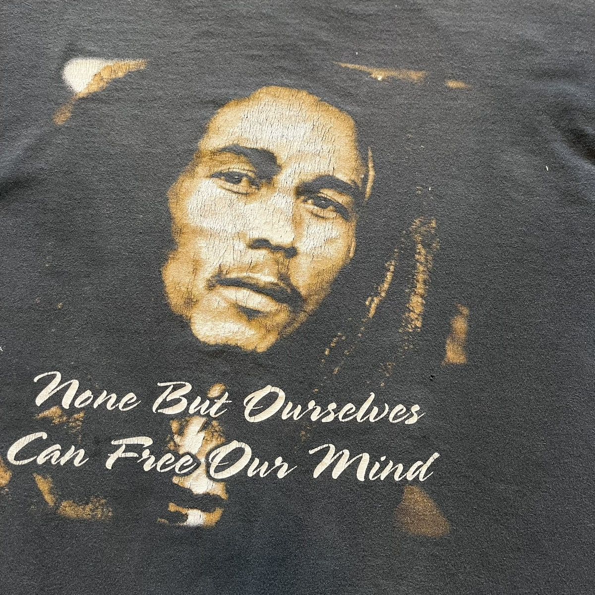 Vintage Vintage Bob Marley Distressed Tee L Size US L / EU 52-54 / 3 - 7 Thumbnail