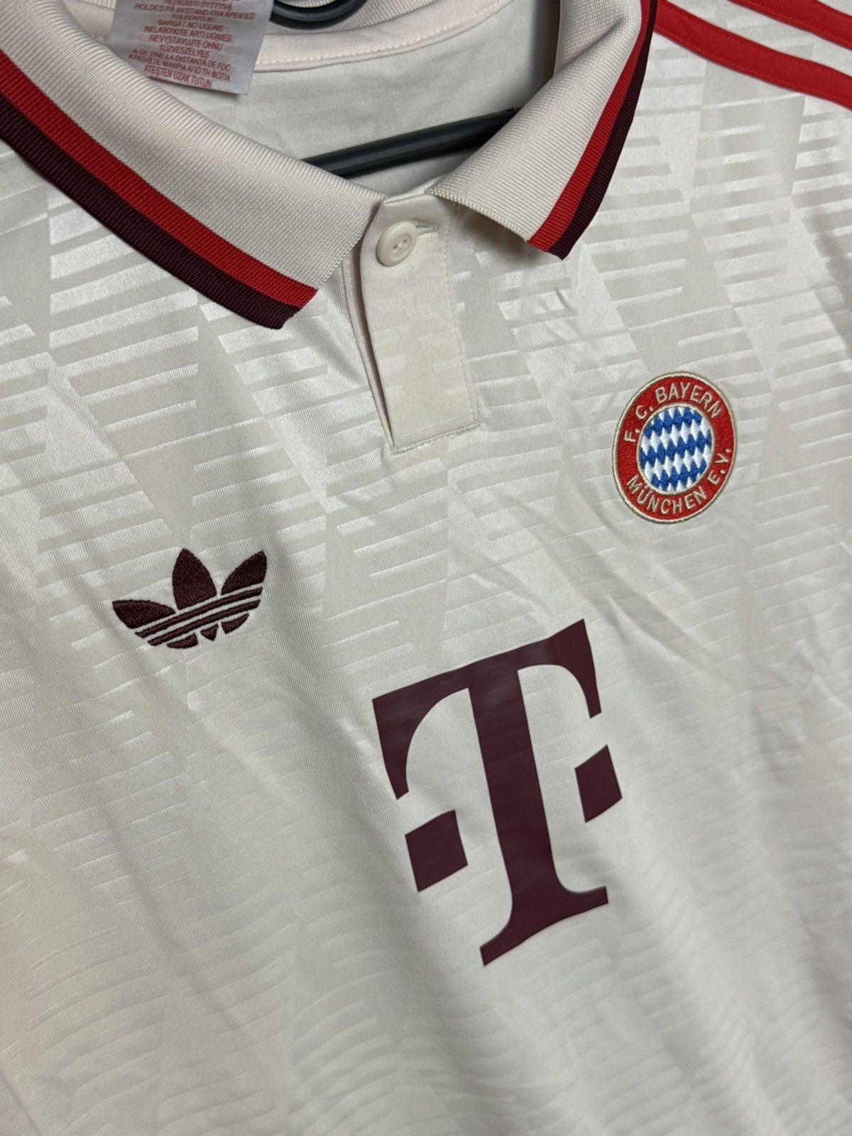 Adidas KIDS New Bayern Munchen 24/25 Third Kane Football Jersey Size US S / EU 44-46 / 1 - 4 Thumbnail