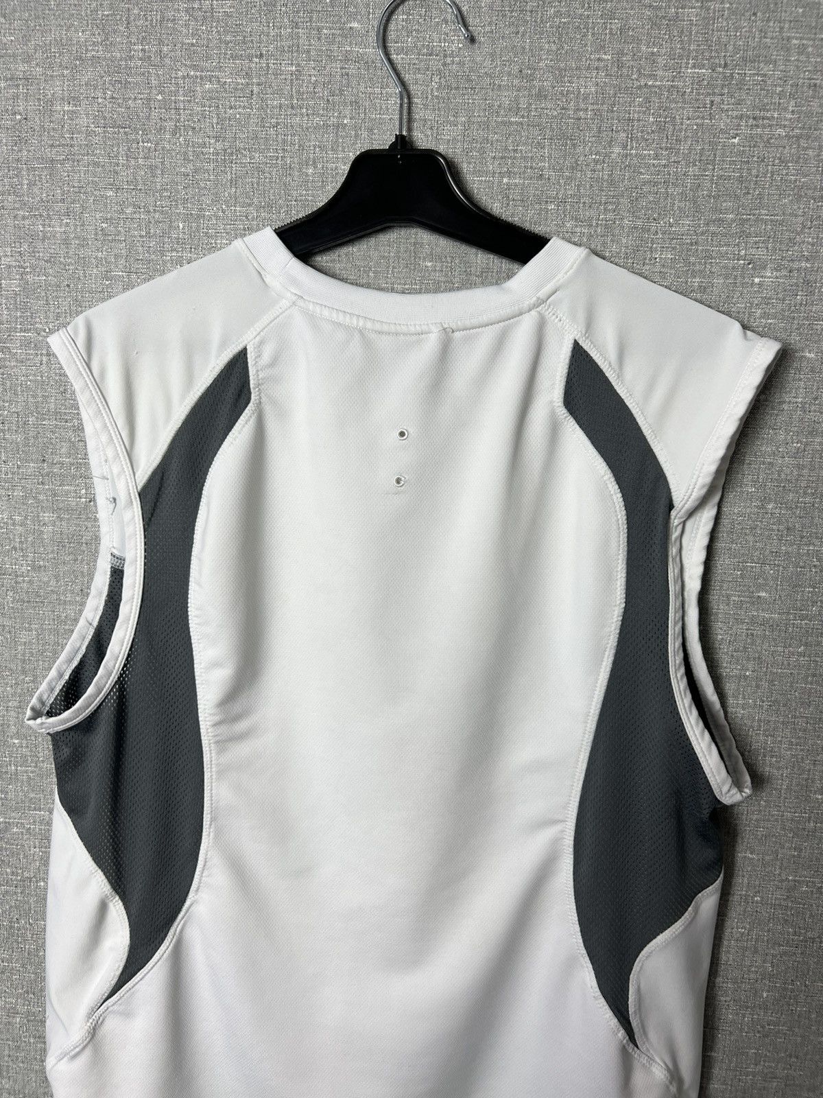 Nike × Vintage Vintage Nike Center Embroidered Logo Sphere Dry Tank Top Size US L / EU 52-54 / 3 - 9 Thumbnail
