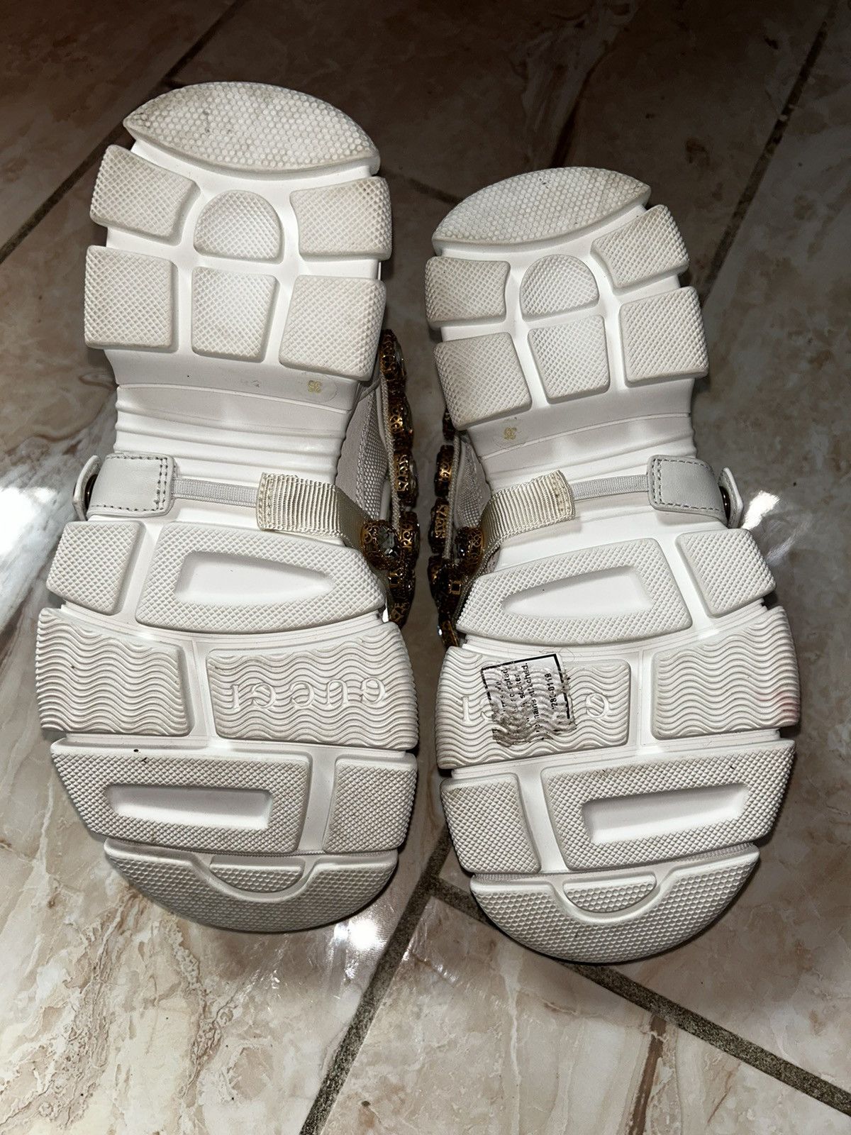 Gucci gucci flashtrek removable crystals sneakers size 35 Size US 5 / IT 35 - 5 Thumbnail